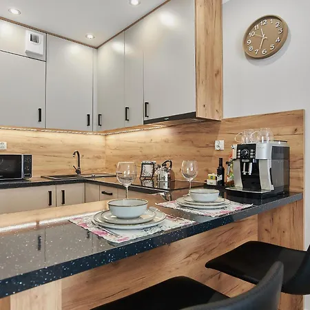 Golden Hour Apartments- Plac Slowianski 18 *